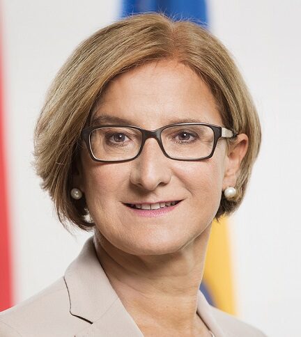 Leonore Gewessler, BA